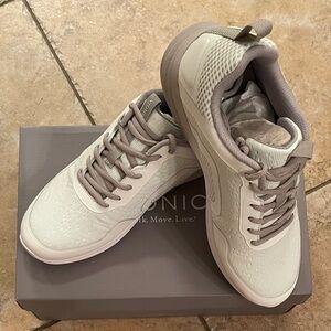 Vionic - Woman’s Sneakers in Mint Green & Gray - NWT